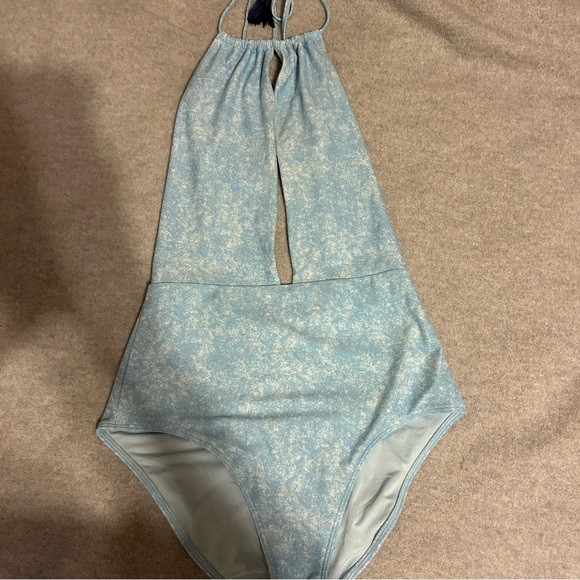 AERIE l One Piece Deep Plunge V Swimsuit - Picture 2 of 3